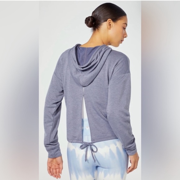 Wildfox sweat Women's Grey Shayla Hoodie medium NWT - Picture 2 of 7